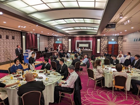 歓迎会　歓談中２