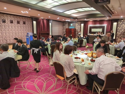 歓迎会　歓談中１