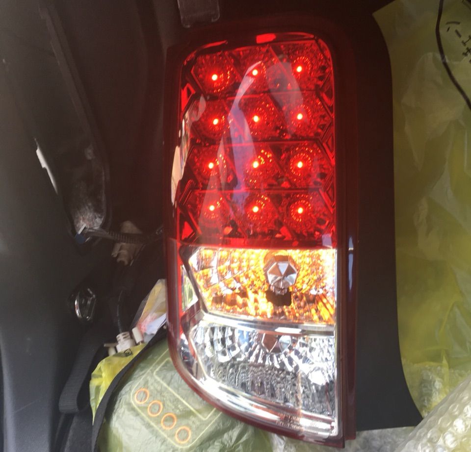 カローラルミオン　LEDテール　サンダーテール　紅白 58425.jpg