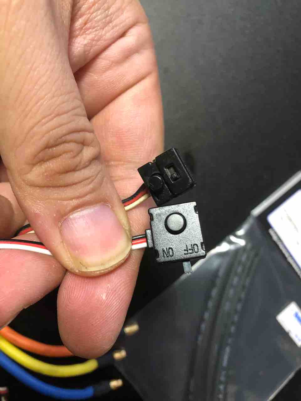 KEYENCE タキオン のスイッチ交換 : 痛車RC製作所 BadLegFactory