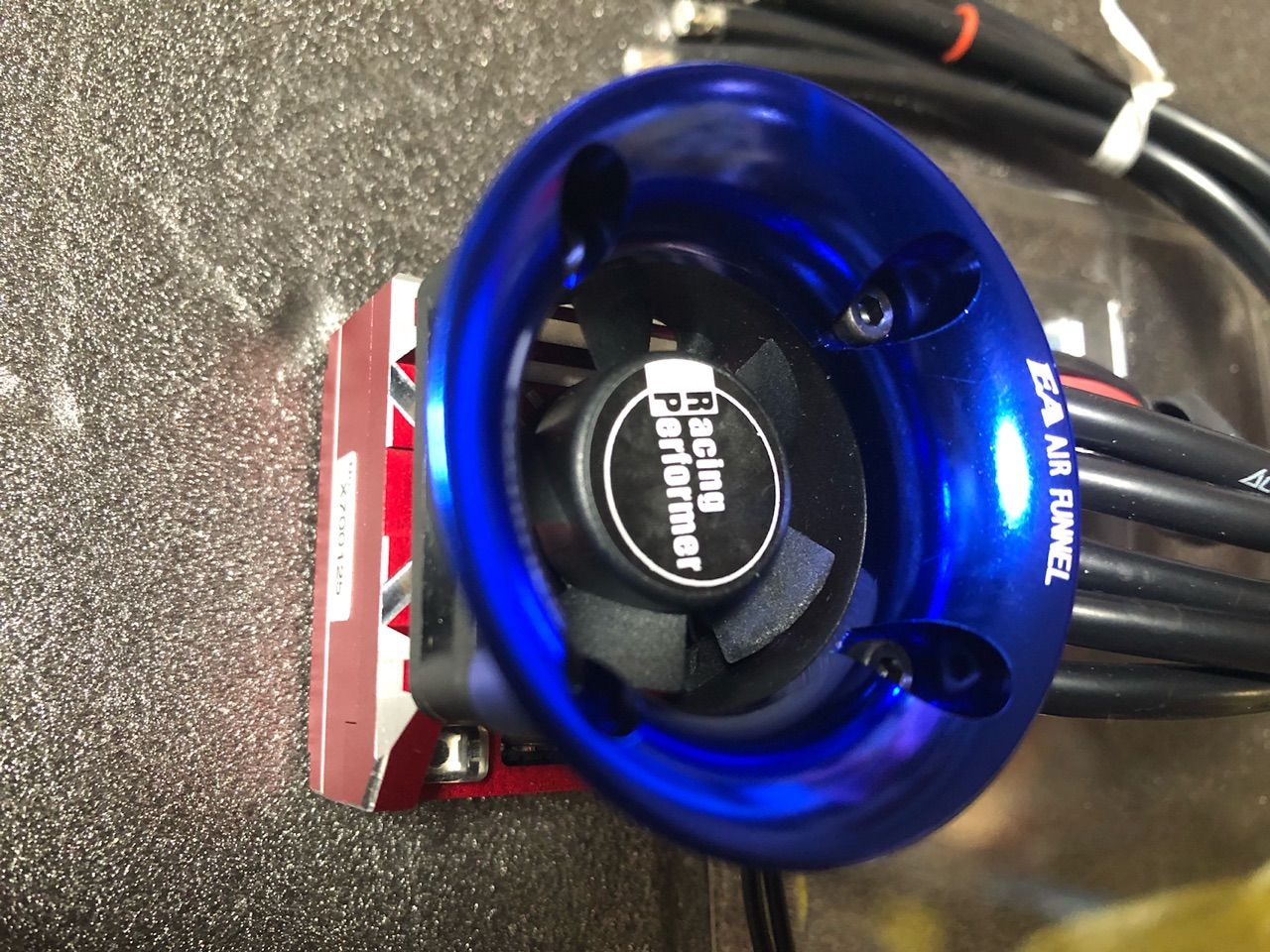 アキュヴァンス XARVISに汎用ファンを装着！ : 痛車RC製作所 BadLegFactory