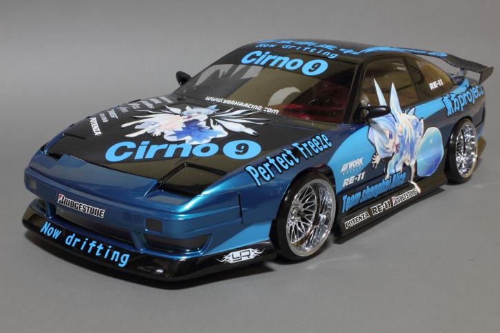 ラジコン 痛車 ボディ 東方プロジェクト チルノ 仕様 痛車rc製作所 Badlegfactory