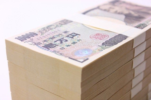 貯金1000万超えたが貯金が減るのが嫌で散財できない！