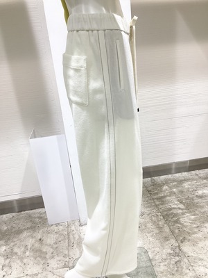 D91DD3C4-4143-40E7-9B0A-582A5999220A