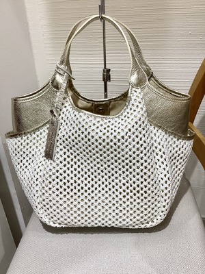 9FBA3289-0836-4CF9-B4AE-BADD3389779D