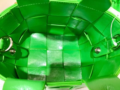 D277D348-5304-4D89-97FF-E23B2AE887B5