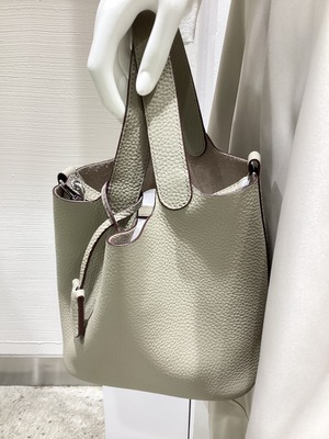 195F6171-AFAB-4B07-BF09-DE1C826196A9