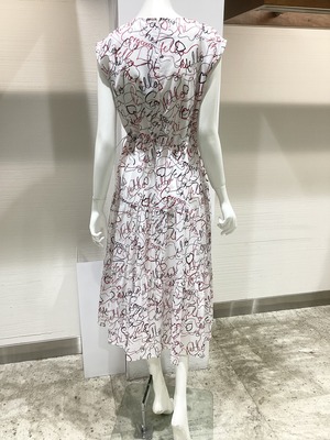 05A8B4B9-3C7D-41F4-A4D5-1300D2AE2BD8