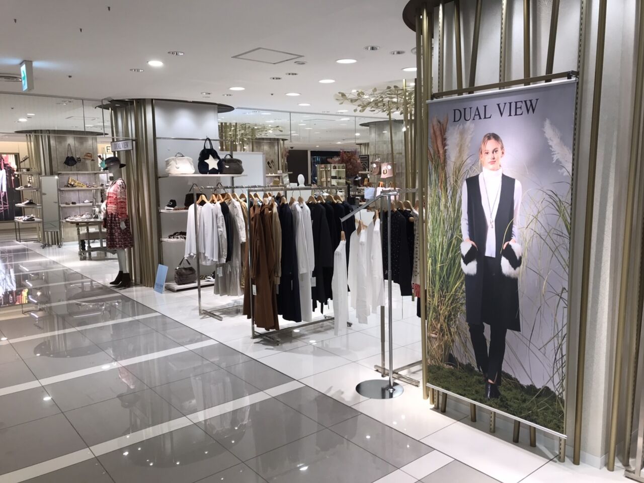 Dualview 白金店ブログ 京都大丸２階に ポップアップショップがｏｐｅｎしました
