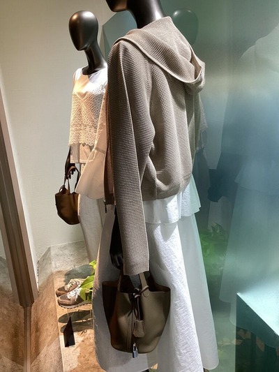 B84FB619-4617-4EA7-904D-032E47B21DD9