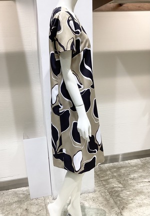 F9686C83-7F26-414F-9B54-071E071A14D1