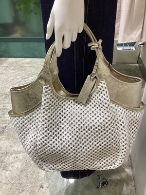 B4E5049A-E995-4DEA-BA8A-9BD3B273FE2C