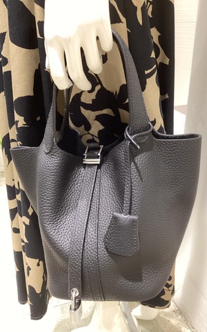 FEF91393-60EC-4DD3-9DFC-8585162A5CEF