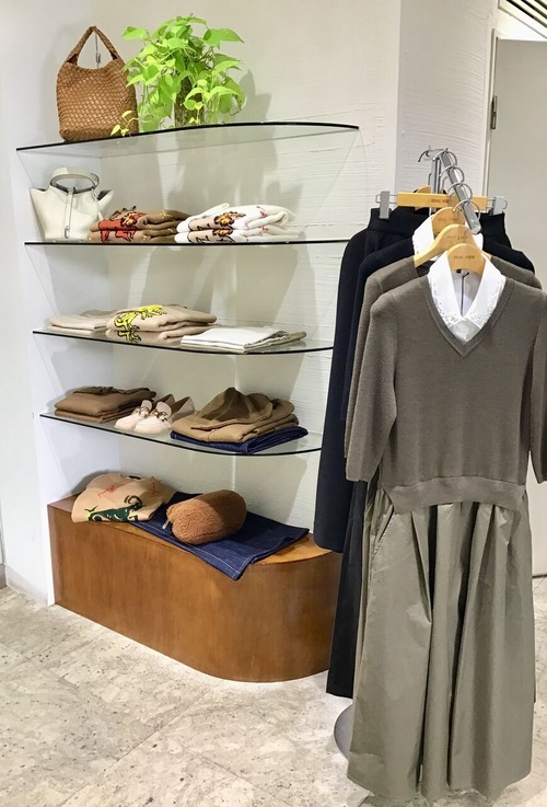 CE140CA8-F5B8-4C6E-B048-57DC9E15480F