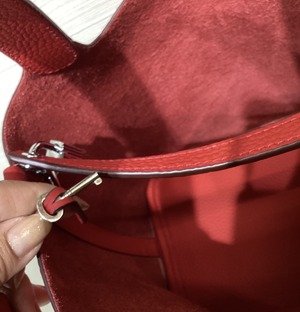 B9856510-C7BE-4602-8A7C-B6E51BF2CDB1