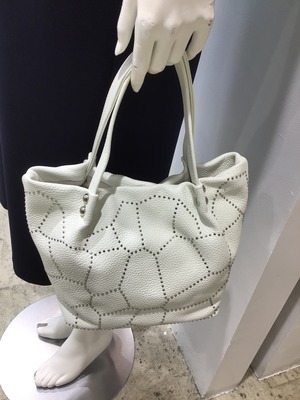 0FE1B586-AF9B-46E3-A654-255D5A5AA4FB