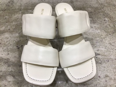 96DF2FEA-ED07-4ECA-A409-781F51E4030E