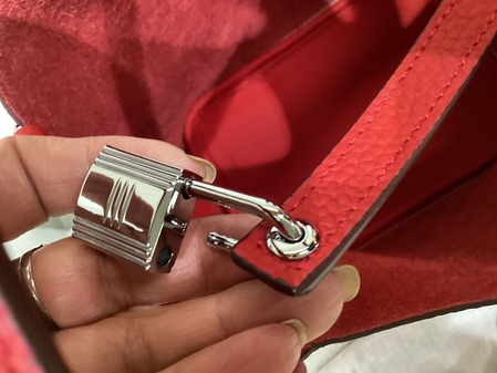 AFA0A859-74F5-4A0B-91AC-3FB111C61031