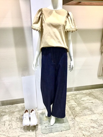 EC6914DC-9F43-4DF5-BFF4-979FDD3C6F59