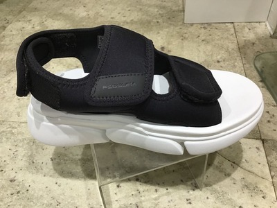 90B375DF-ED4A-4340-9B49-ECE3BFEBDAA2