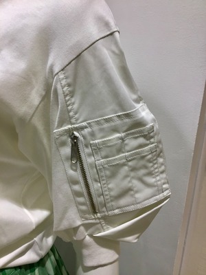 6EF08D71-FD86-4A0C-B7CD-9B8D7B180AA1