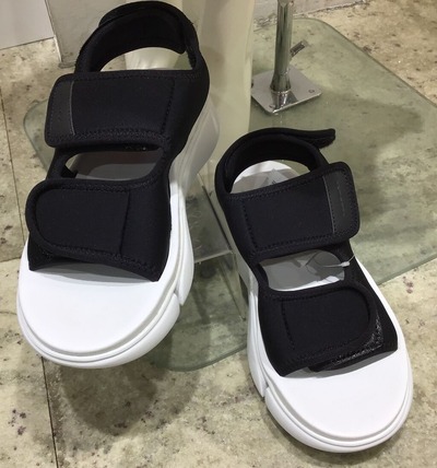 1FABD690-343C-4B42-A8C9-EEB1F355890A