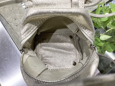 38C5A6BF-1BEF-4A0E-B099-C7490BEFDDC2