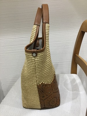 12DDEFD9-FED8-46E0-A6D6-C7A7BA22F21F