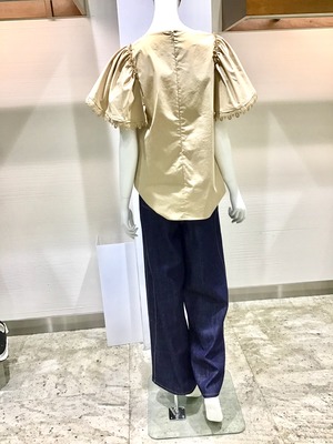 1F64EABB-5966-43C5-9963-C26C76639042