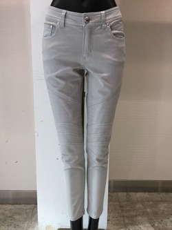 B775CA67-3193-4A26-B7B7-3EF945E684E9