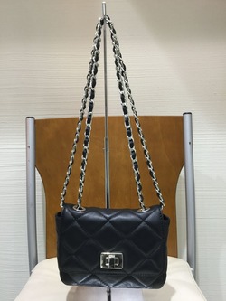 52C62B65-5C31-48FB-B3D7-6133B8EC2A59