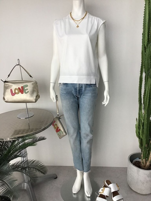 C54612EB-365A-42E7-8801-25E47EF5D3DE