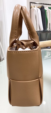 37E45384-F7C4-4DC3-BE1B-1495D380FA92