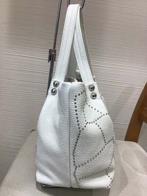 CF983CD1-AFEE-44A0-8936-3C1FA17E246F