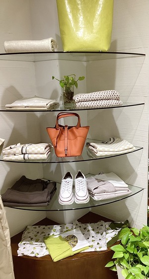 79A5C2D4-4F99-42E6-851C-22F777E3B300