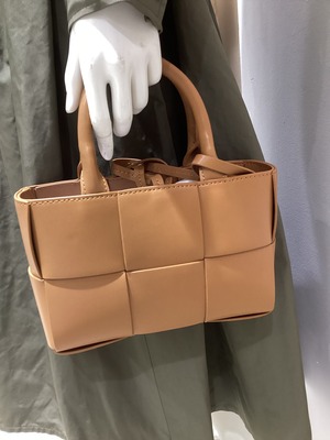 DDE738D9-350E-483D-A950-07CB4345EB94