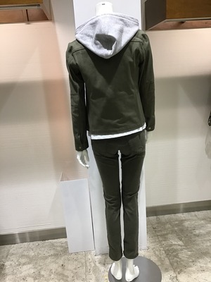 5AFCD180-D865-49AF-BDE6-B53EA0A0466D