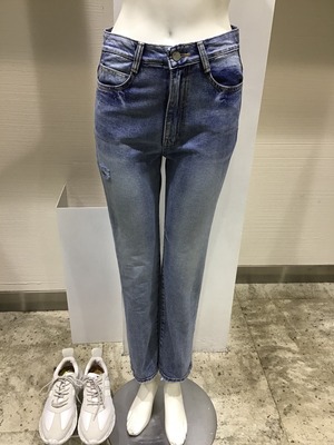 3A89E915-5093-4B42-BA06-FF59648CF12B