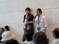 201209041213001