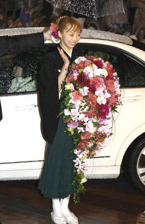 相武紗季の姉 音花ゆり 宝塚歌劇団星組娘役が千秋楽 本拠地に別れ 情報交流をして友達いっぱい作りたいので よろしくお願いします