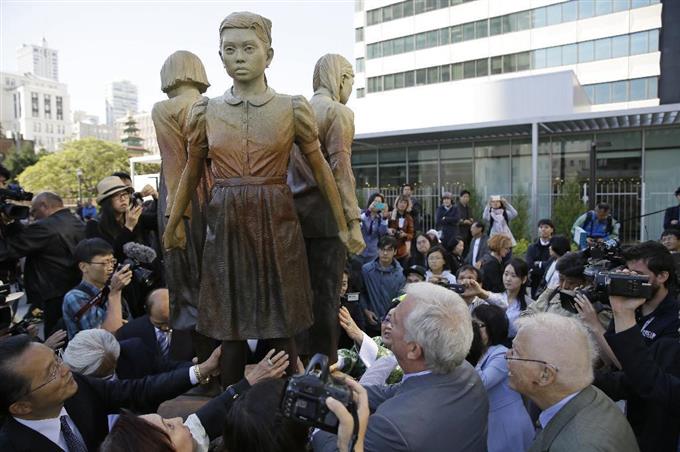 【悲報】大阪市長の訴えも虚しく米サンフランシスコ市長、慰安婦像設置へ！両市の姉妹都市関係も解消に