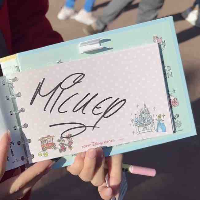 1日でもらったディズニーキャラからのサイン ディズニーランドパリ 噂のdヲタくんのディズニーレポート