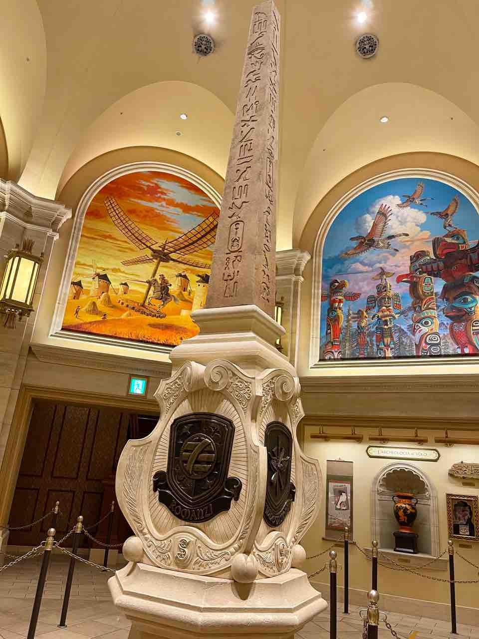 これを知ってたら物知り博士 ソアリンにある探険家 冒険家学会s E A の紋章の秘密 噂のdヲタくんのディズニーレポート