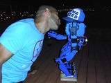 勝手に飛び込みでパフォーマーとし乱入したがエキサイトしてきた。