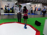 TINYWAVEの操縦体験の操縦指導も行ってくれた。