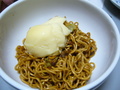 カップ焼きソバonカッププリン