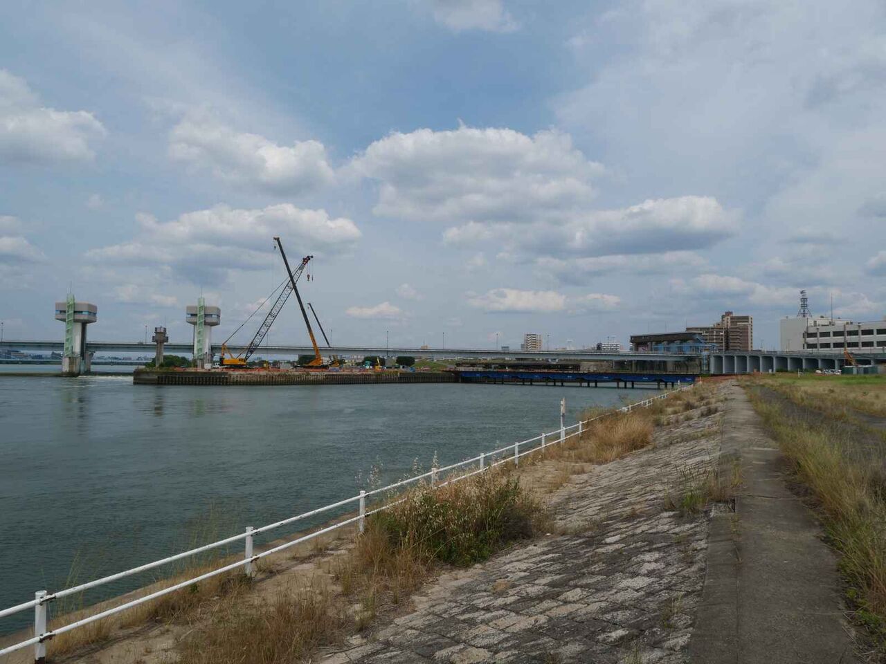 淀川の舟運 大阪・関西万博に向けての淀川大堰閘門の建設状況 高槻方面