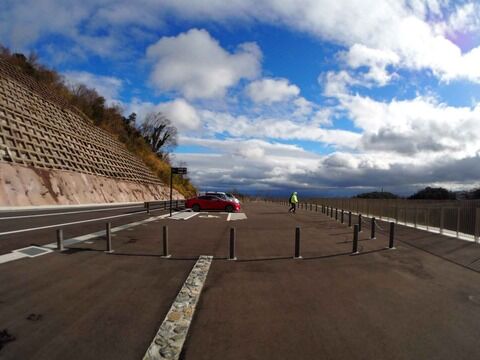 安威川ダム駐車場