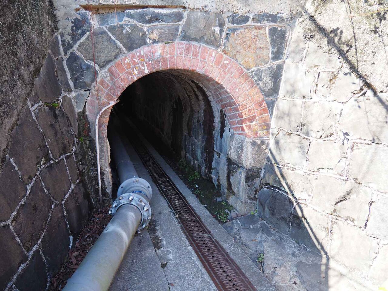 JR京都線開業149年 大山崎町にあるしゃがんでしか通れない一番