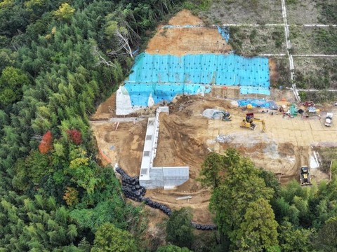 写真②　橋梁下部（橋台）工事の状況（令和7年11月時点）